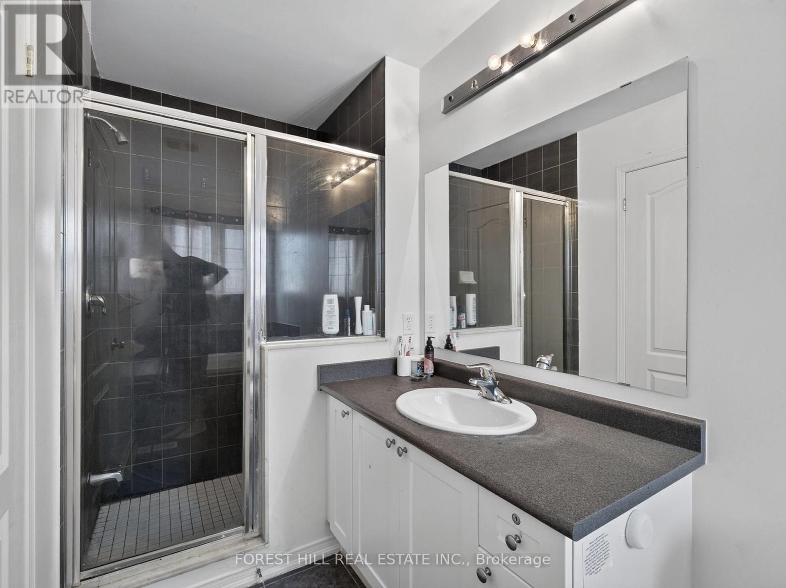4 EVELYN WIGGINS DRIVE - 17