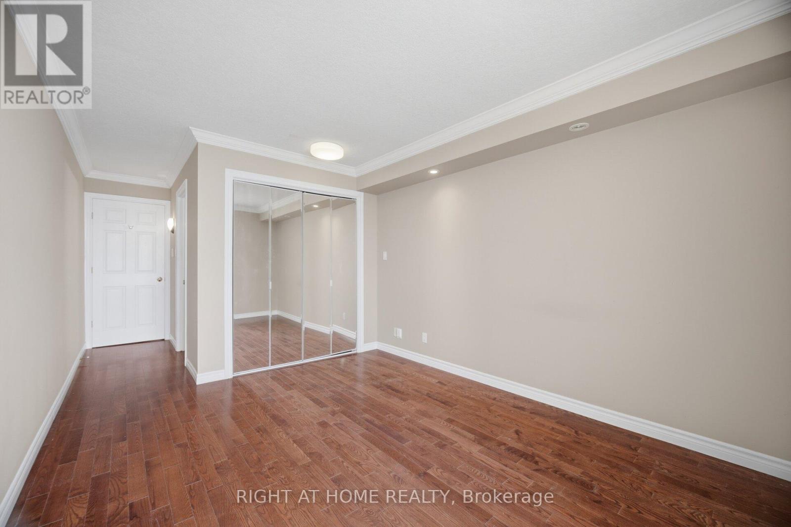 #1104 5280 LAKESHORE ROAD - 25