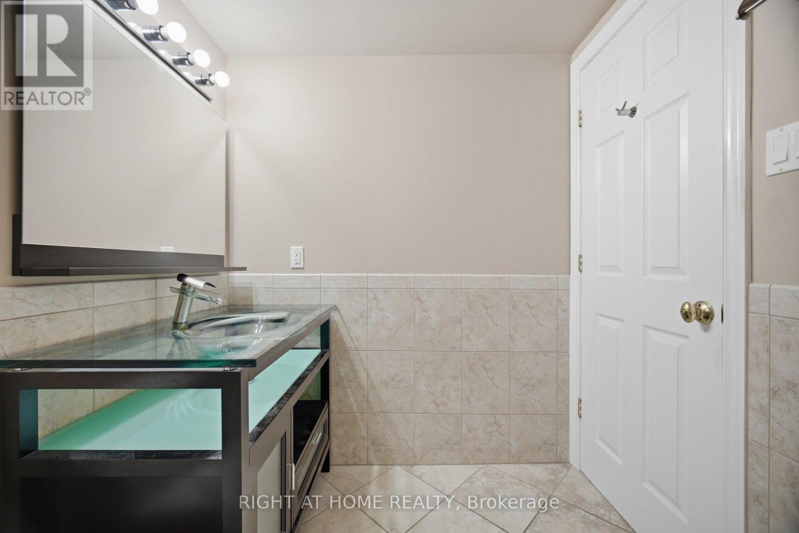 #1104 5280 LAKESHORE ROAD - 27