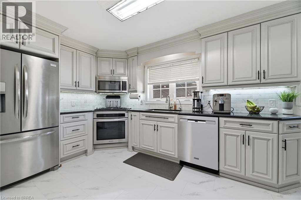 405 WELLINGTON Street N - 10