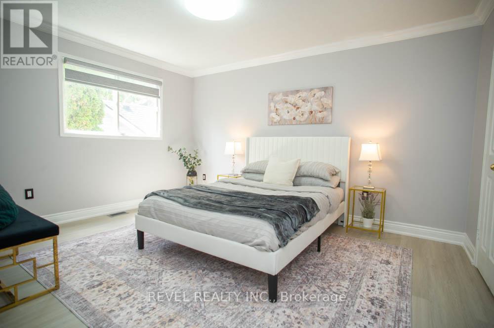61 LESLIE AVENUE - 15