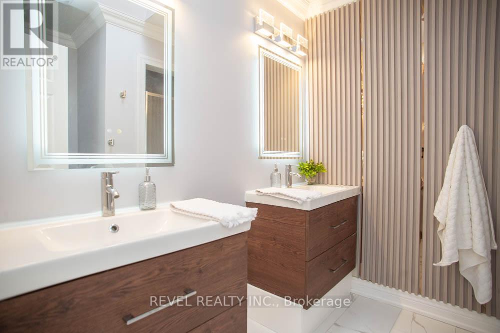 61 LESLIE AVENUE - 17