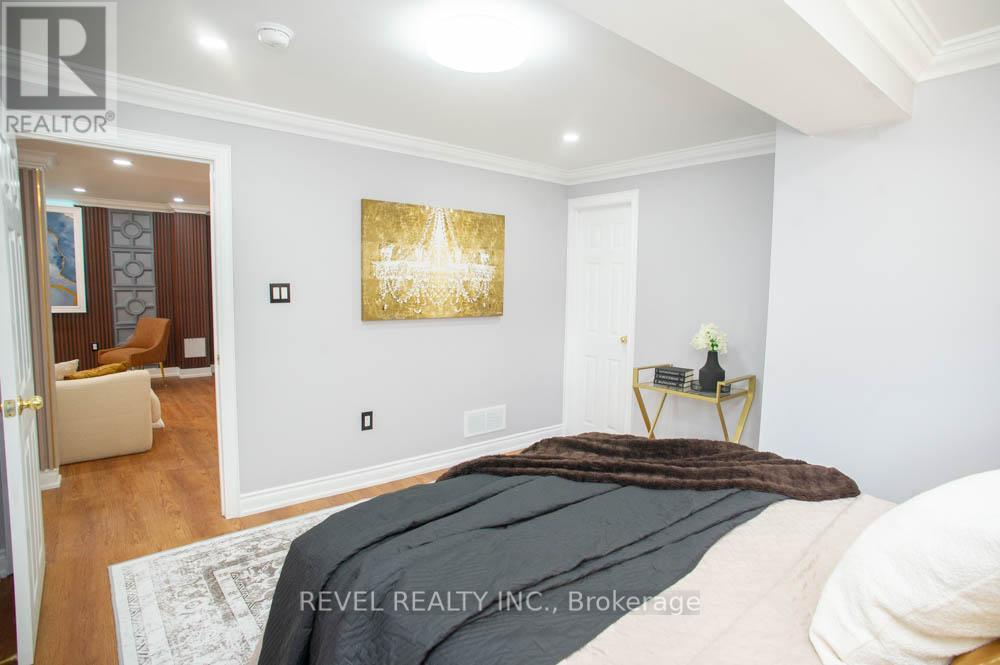61 LESLIE AVENUE - 29