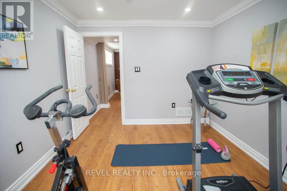 61 LESLIE AVENUE - 31