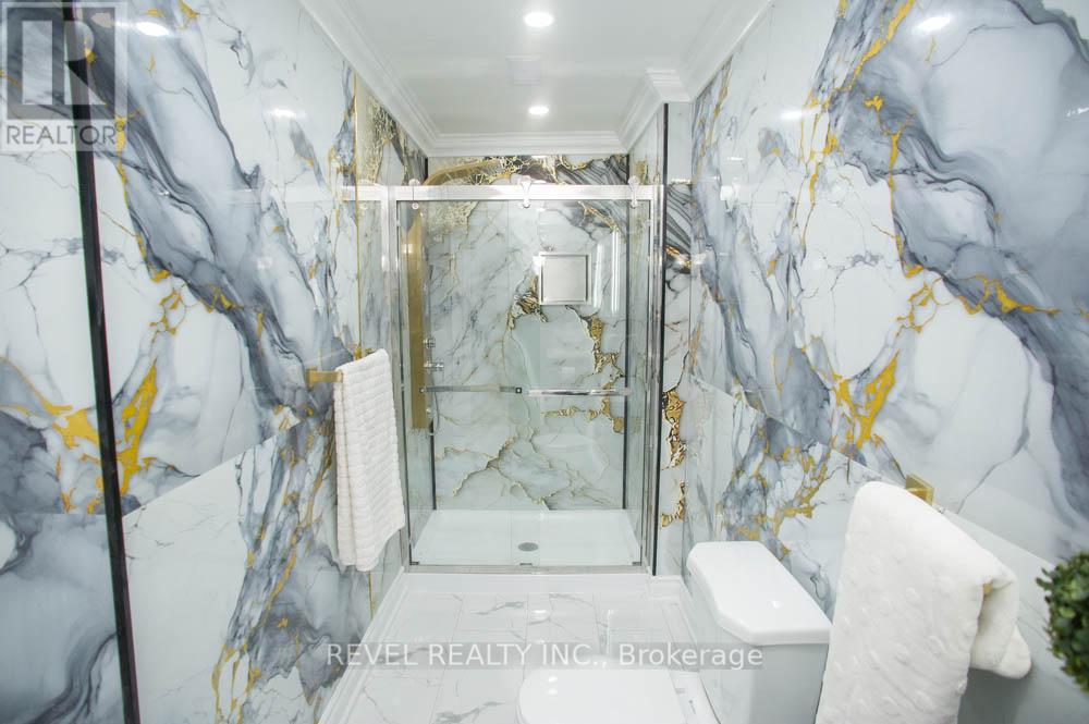61 LESLIE AVENUE - 33
