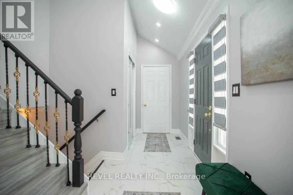 61 LESLIE AVENUE - 6