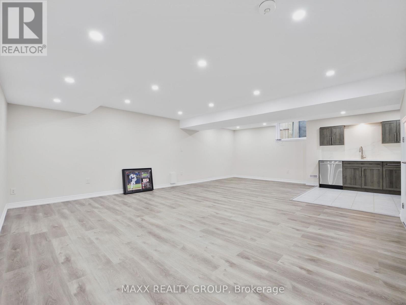 9354 SHOVELLER DRIVE - 41
