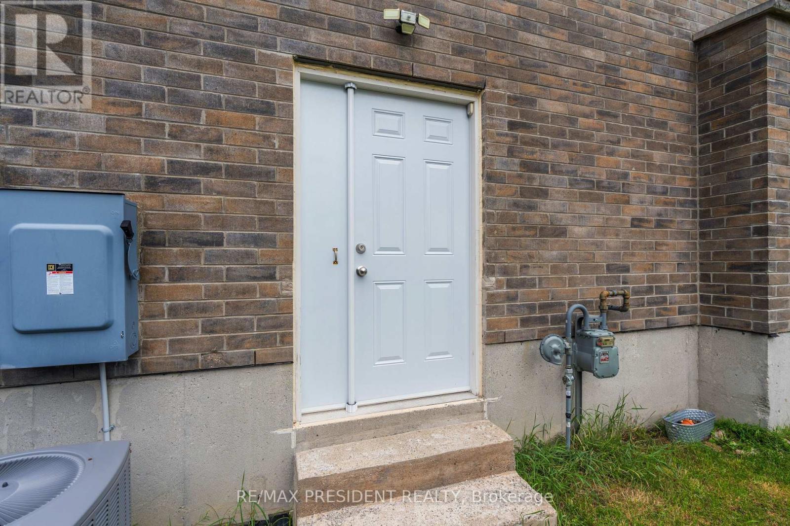 2217 WATEROAK DRIVE - 30