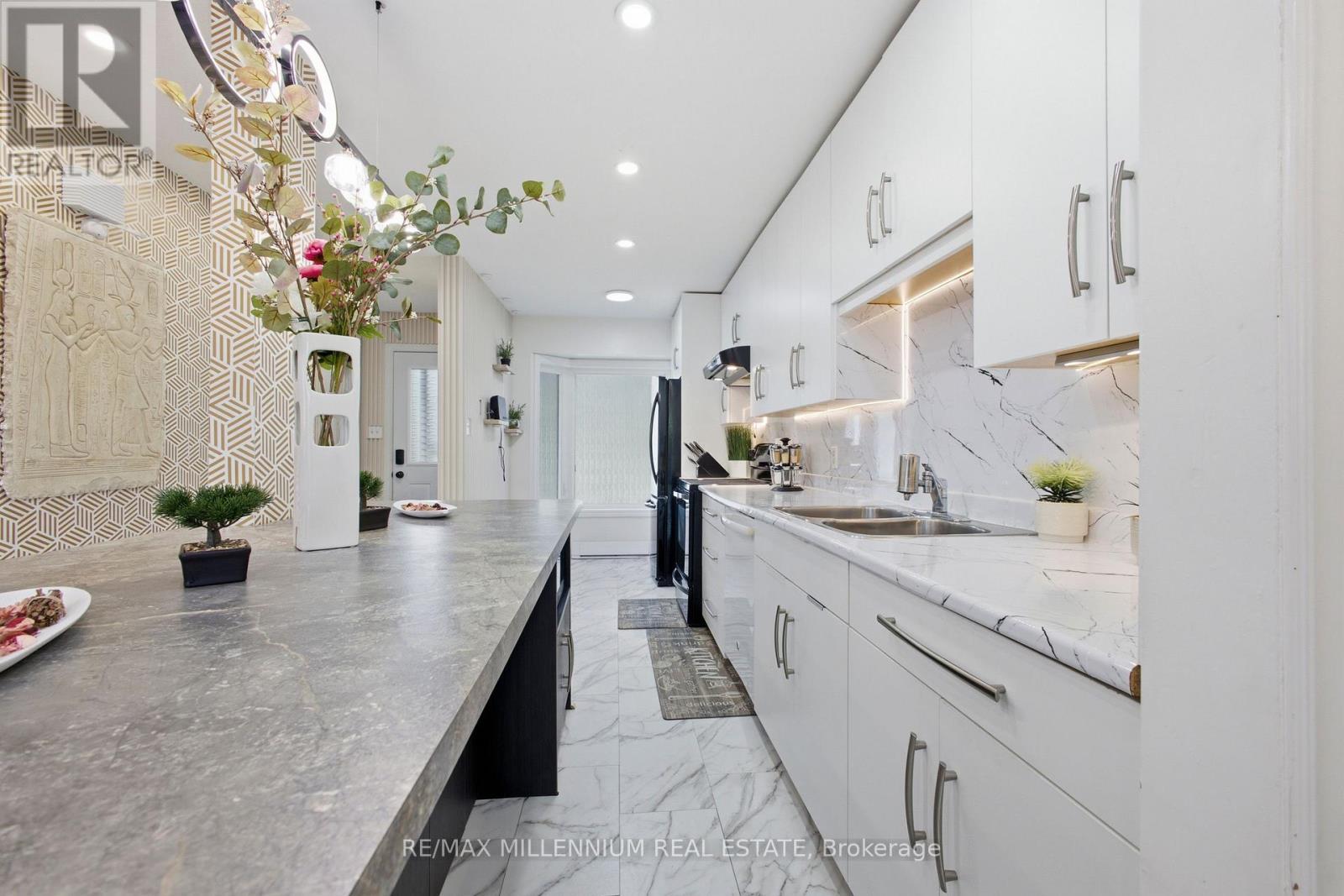 #2 65 SCOTT STREET - 10