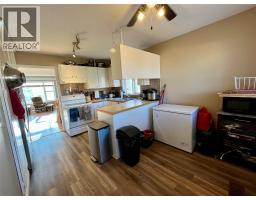 Dining room - 128 Peace River Crescent, Tumbler Ridge, BC V0C2W0 Photo 10