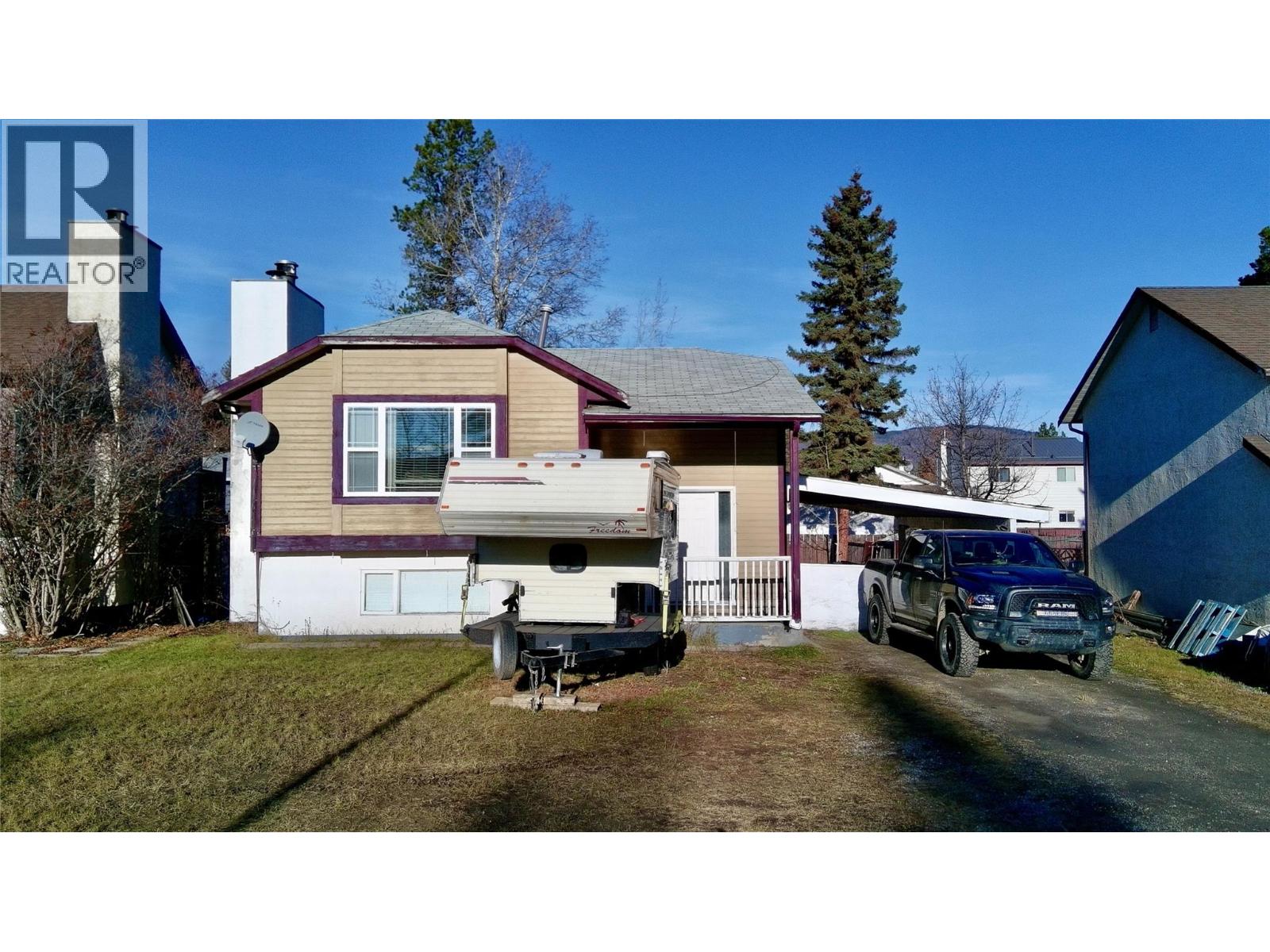 128 Peace River Crescent - 1
