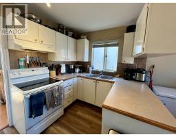 4pc Bathroom - 128 Peace River Crescent, Tumbler Ridge, BC V0C2W0 Photo 9