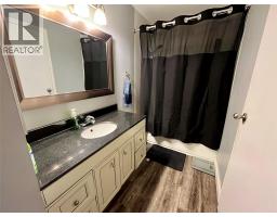 128 Peace River Crescent, Tumbler Ridge, BC V0C2W0 Photo 13