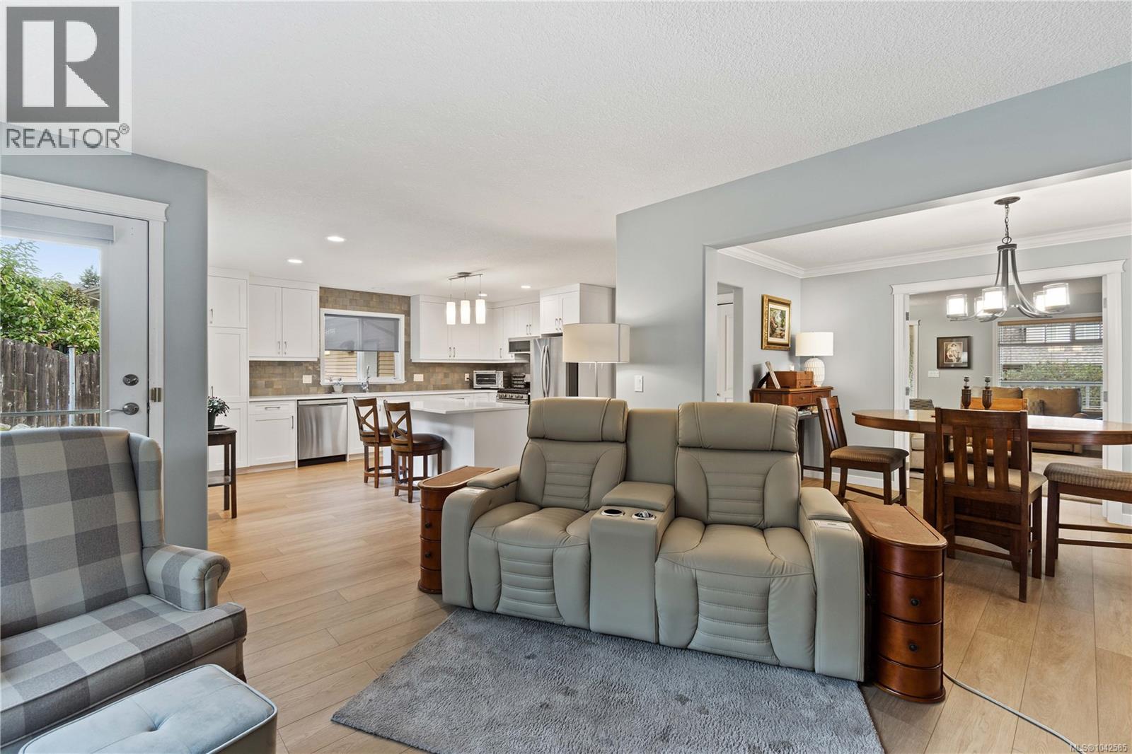 4938 Hartwig Cres - 18
