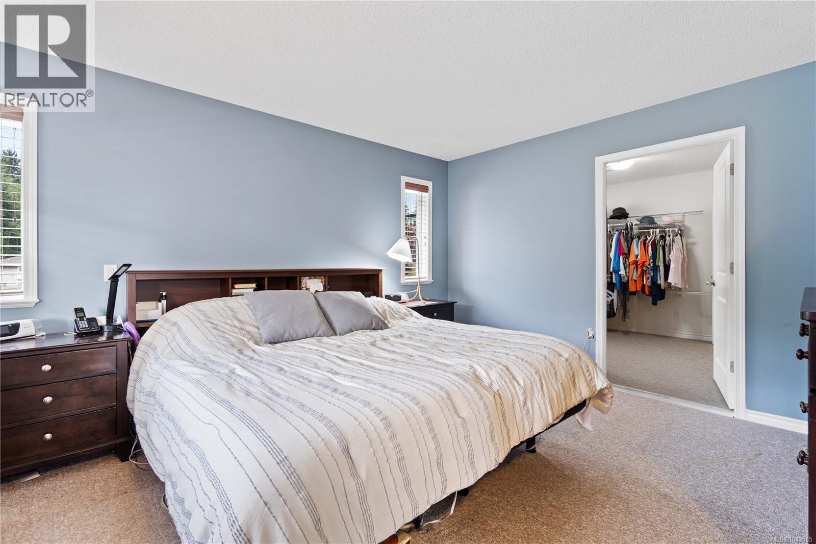 4938 Hartwig Cres - 24