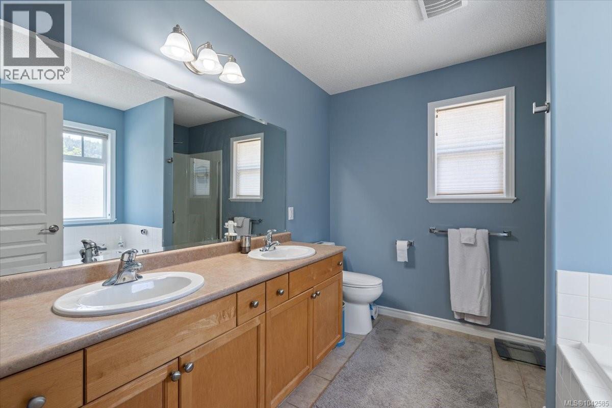 4938 Hartwig Cres - 26