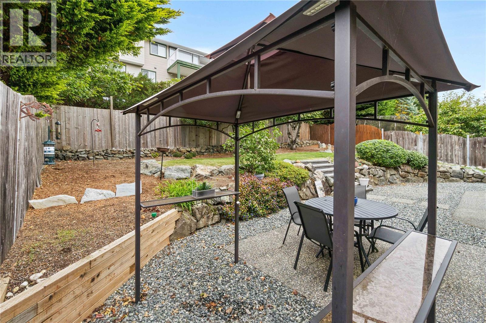 4938 Hartwig Cres - 30