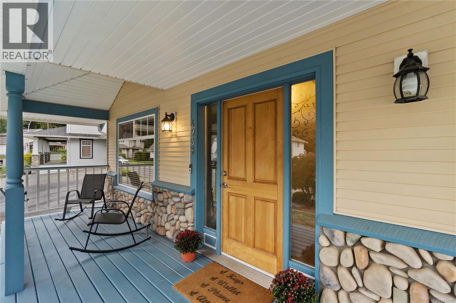 4938 Hartwig Cres - 34
