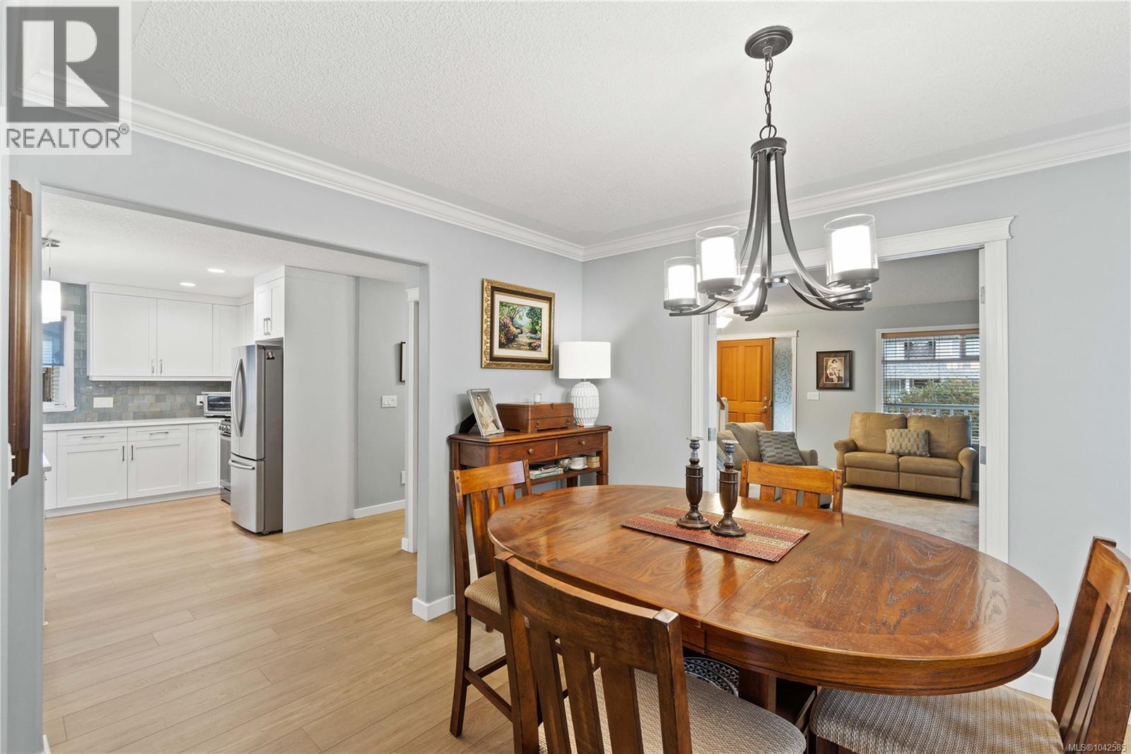 4938 Hartwig Cres - 7