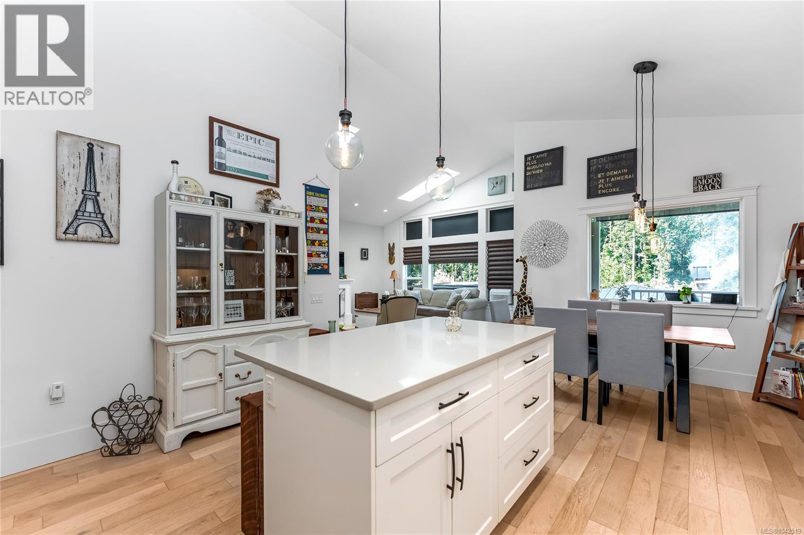 254 Edgewood Cres, Duncan