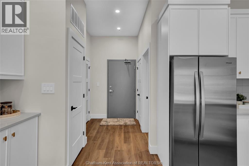 12 Mill STREET West Unit# 407, Tilbury — photo 2