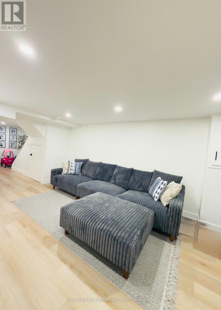 #51 51 PAULANDER DRIVE - 18
