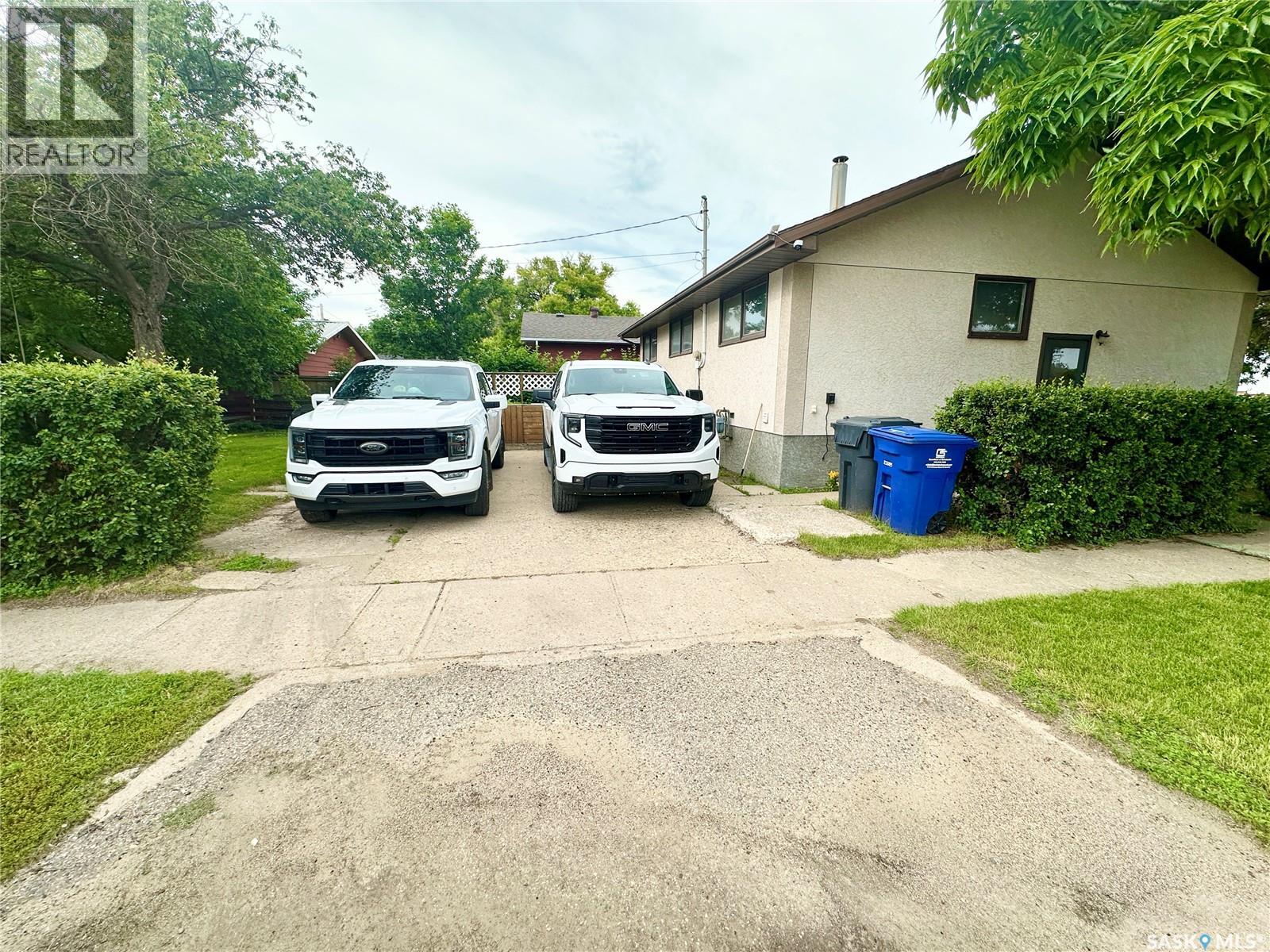 542 Elizabeth STREET - 2