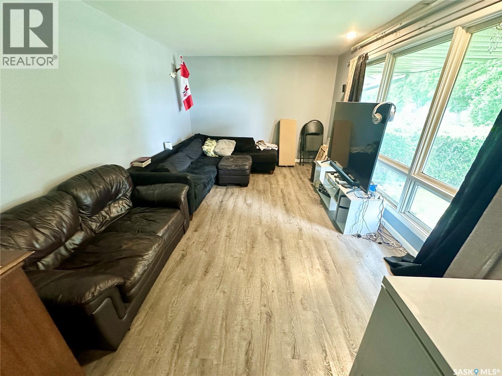 542 Elizabeth STREET - 4