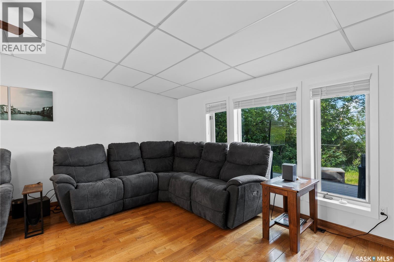 342 4th STREET E - 10