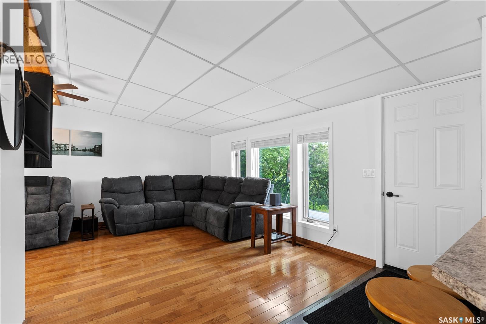 342 4th STREET E - 9
