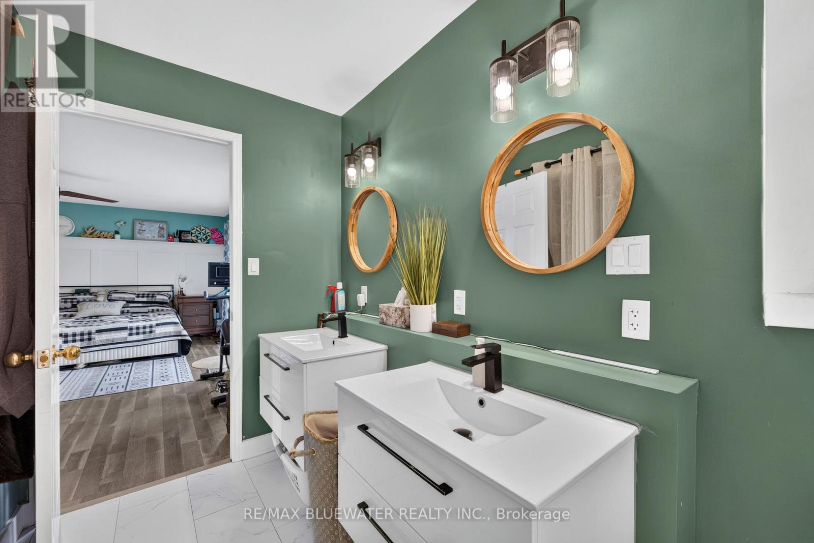 177 TORONTO STREET - 20