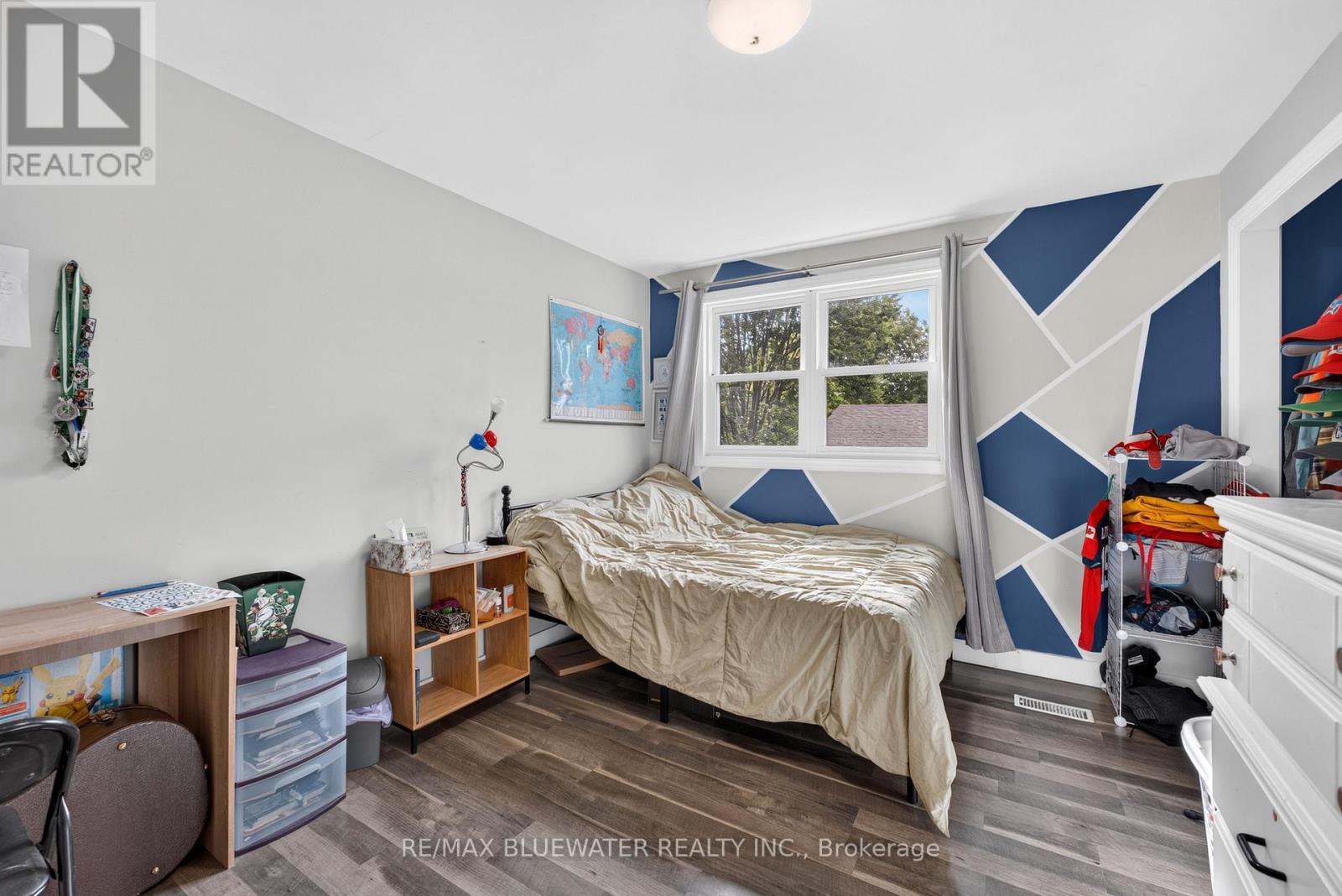 177 TORONTO STREET - 24