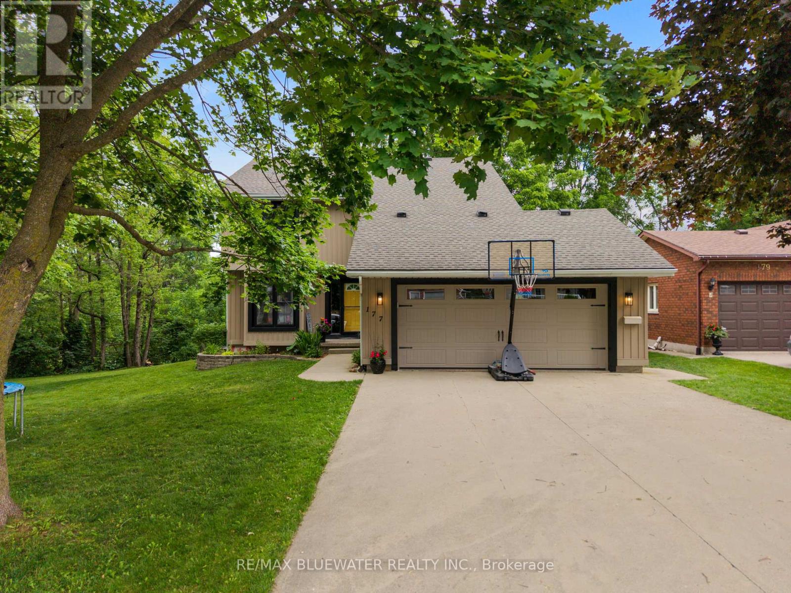 177 TORONTO STREET - 32