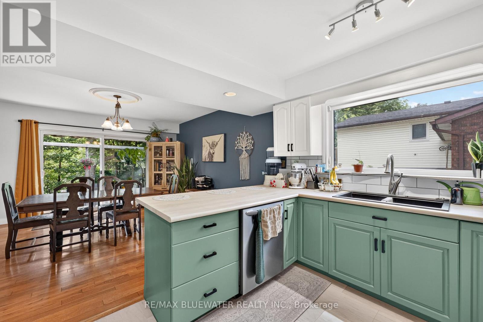 177 TORONTO STREET - 7