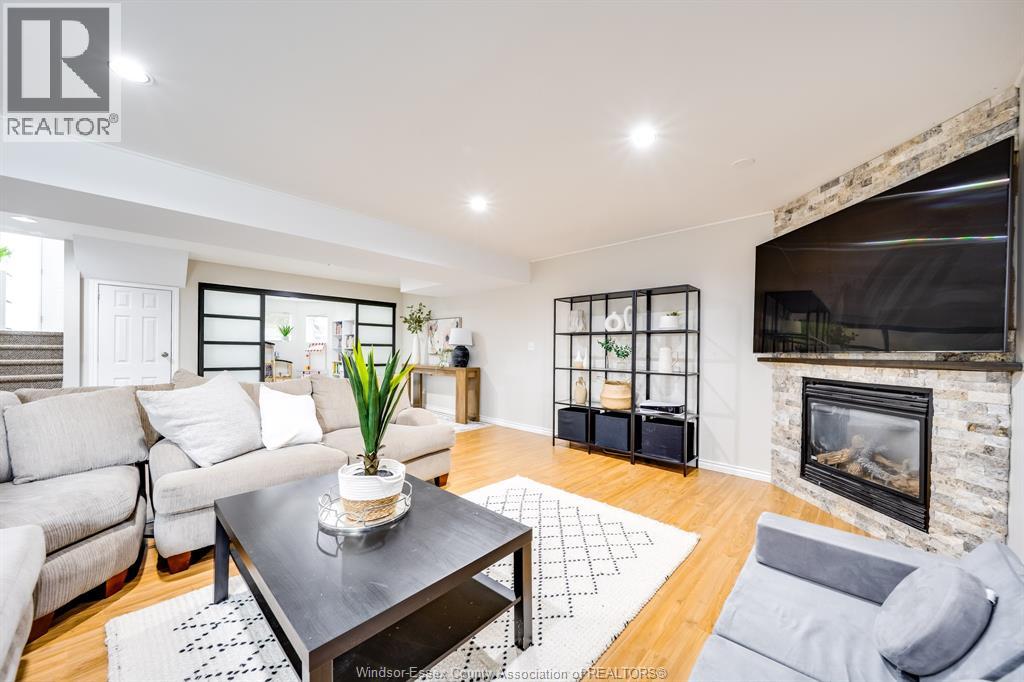 1409 KATELLA AVENUE - 28