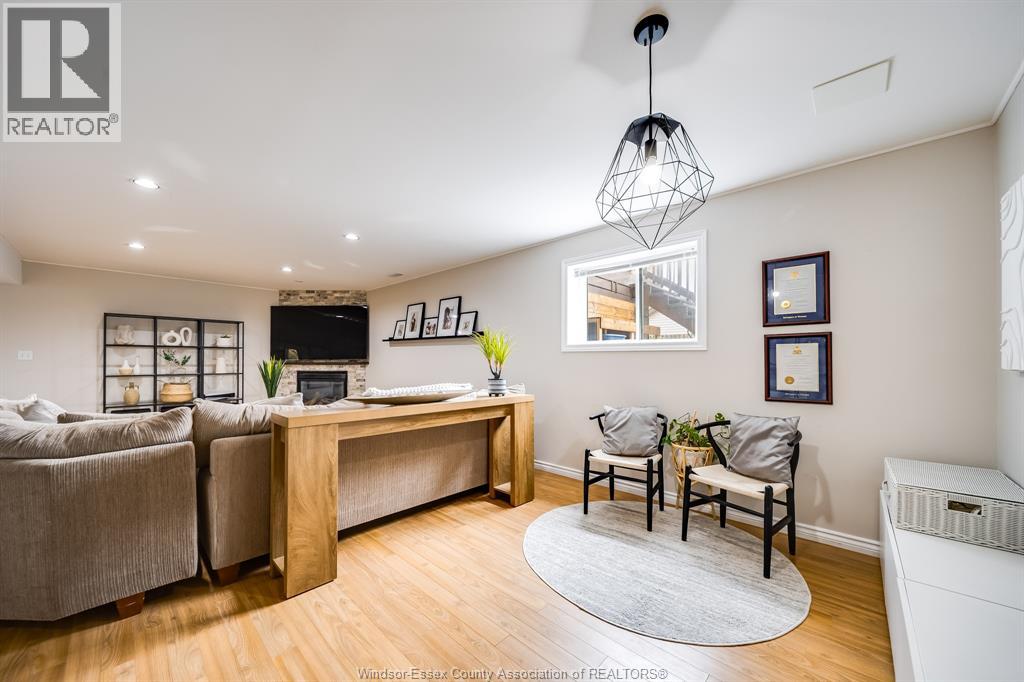 1409 KATELLA AVENUE - 32