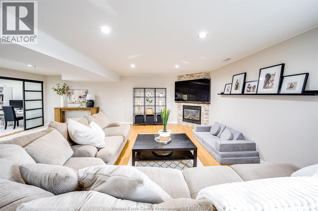 1409 KATELLA AVENUE - 31