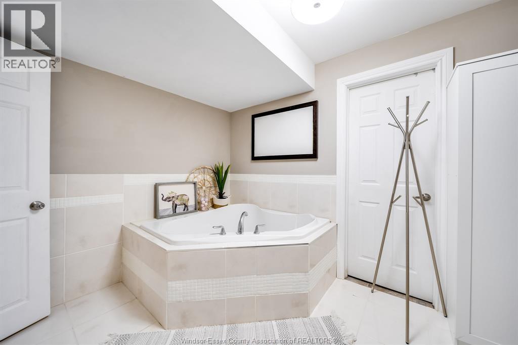 1409 KATELLA AVENUE - 39