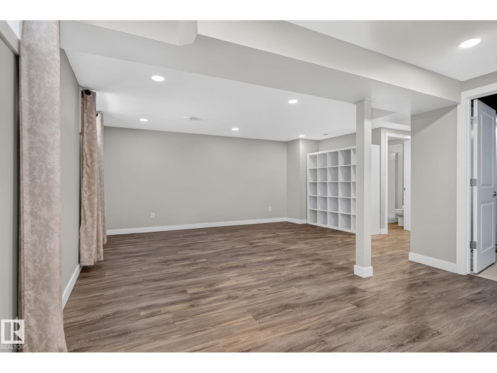 6704 94A AV NW — photo 16