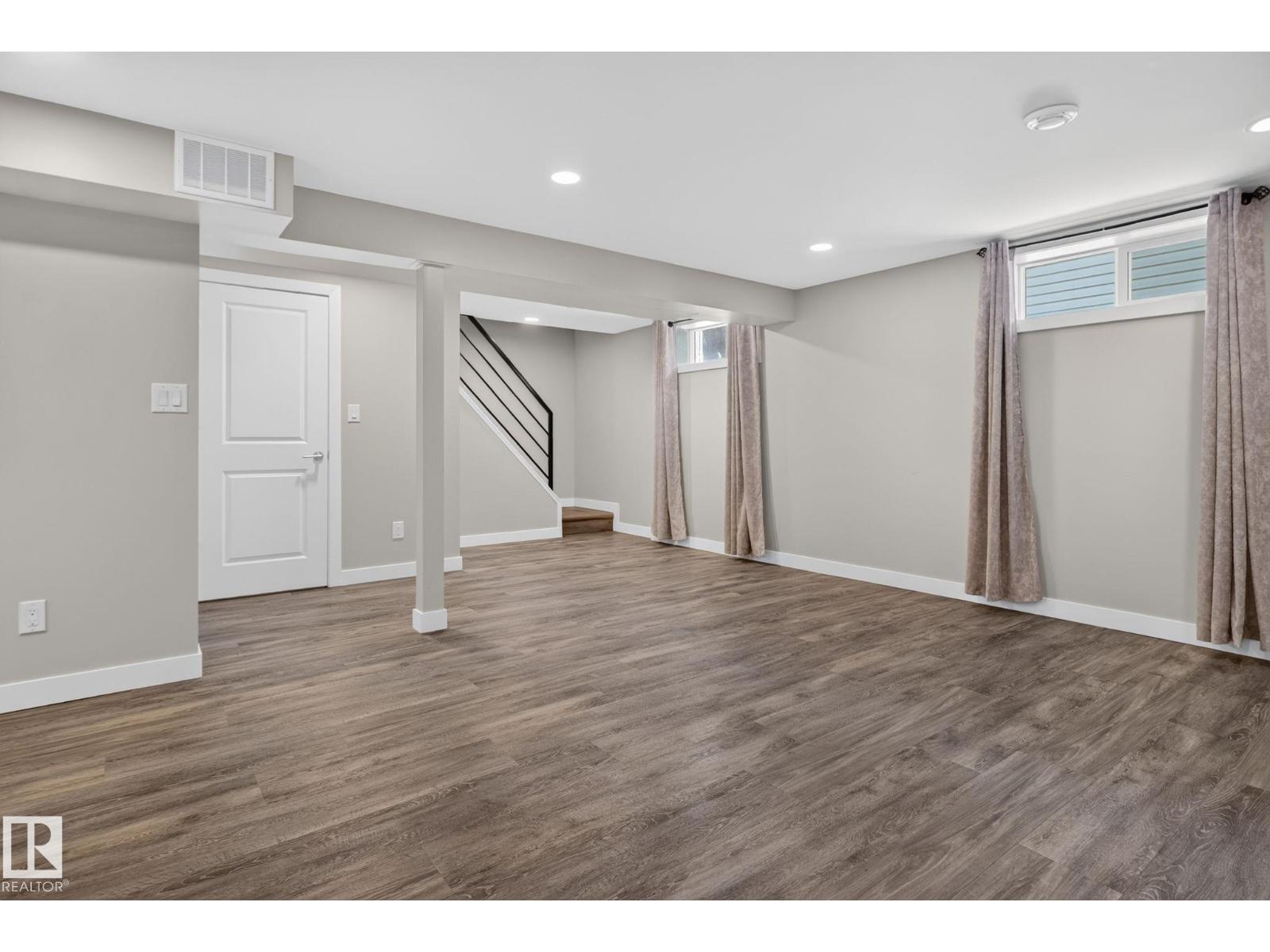 6704 94A AV NW - 17