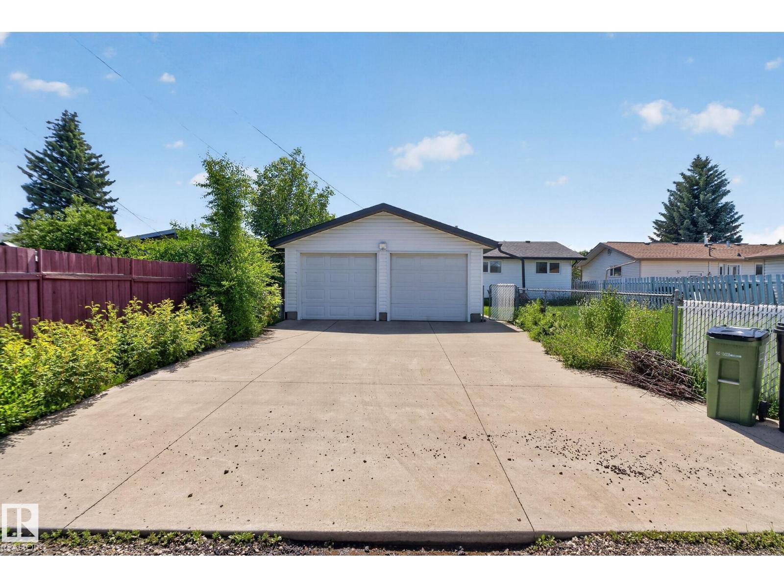 6704 94A AV NW — photo 26