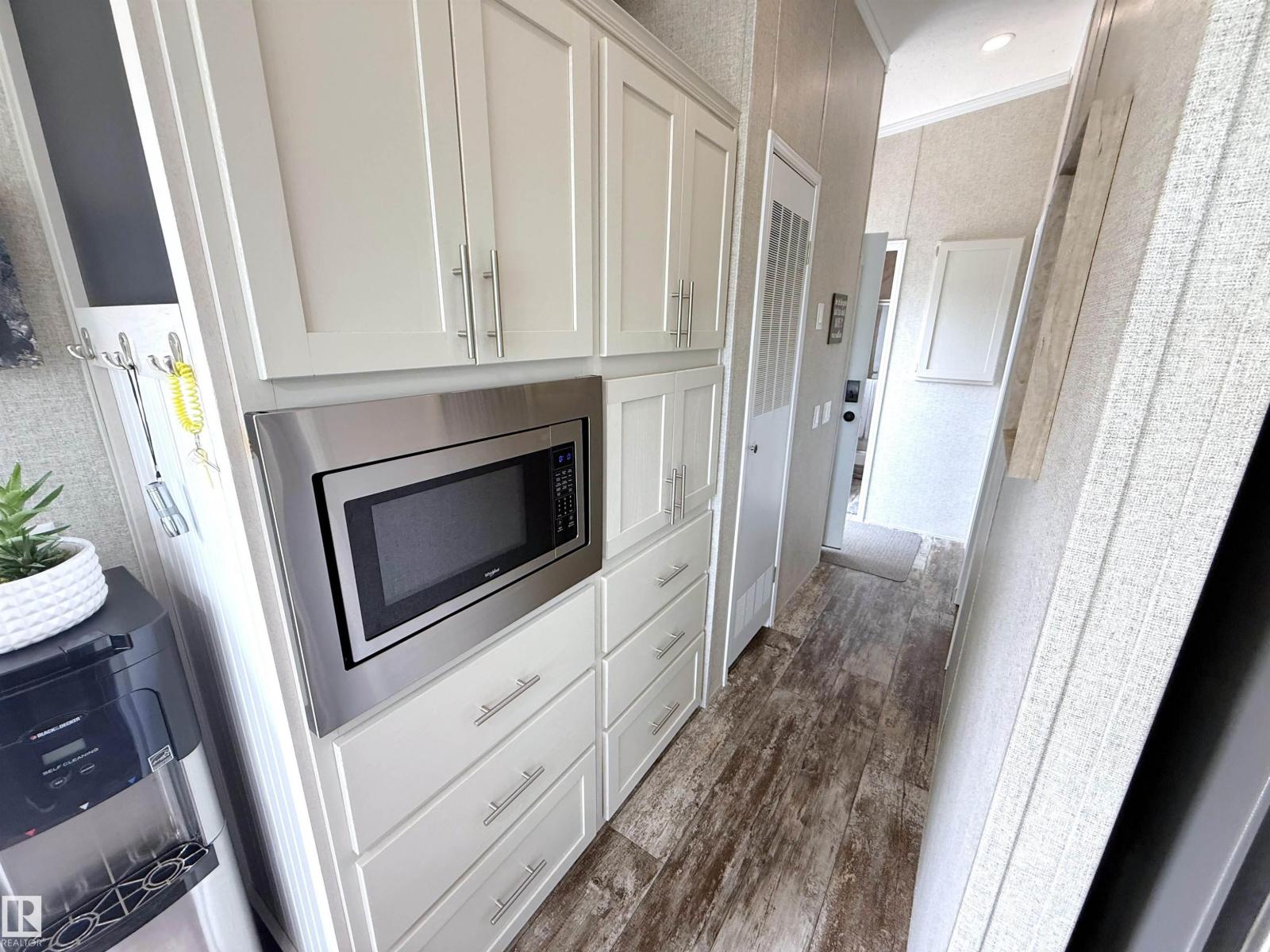 #64 53206 RGE ROAD 55 A - 17