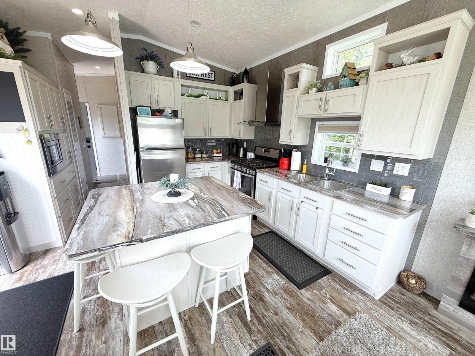 #64 53206 RGE ROAD 55 A - 15