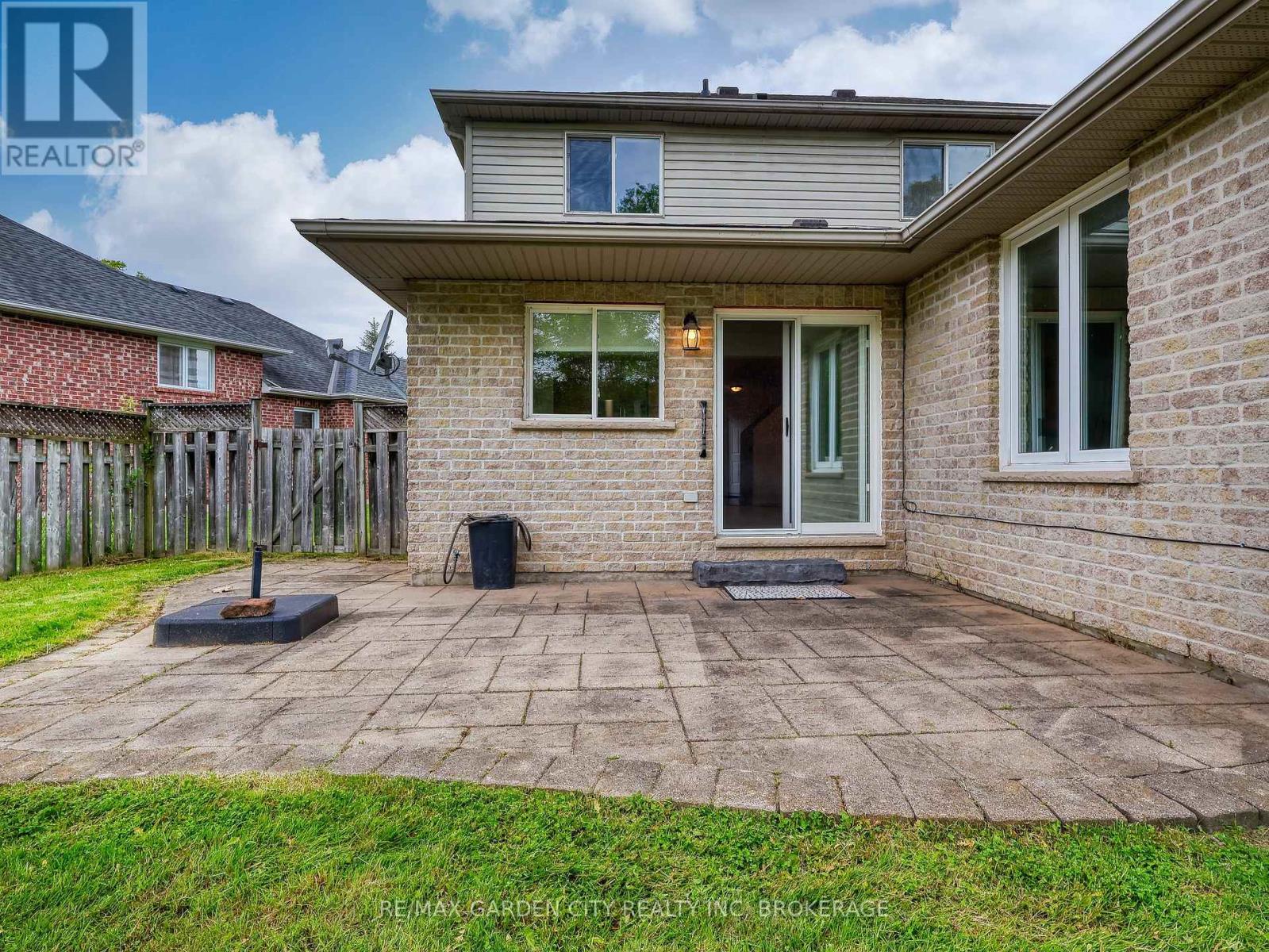 75 JACKSON COURT E - 31