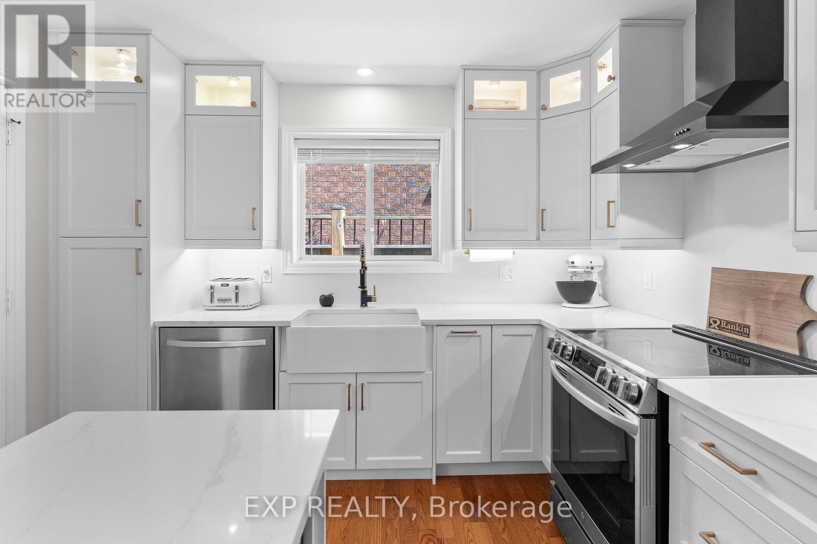 43 THOROLD AVENUE - 18
