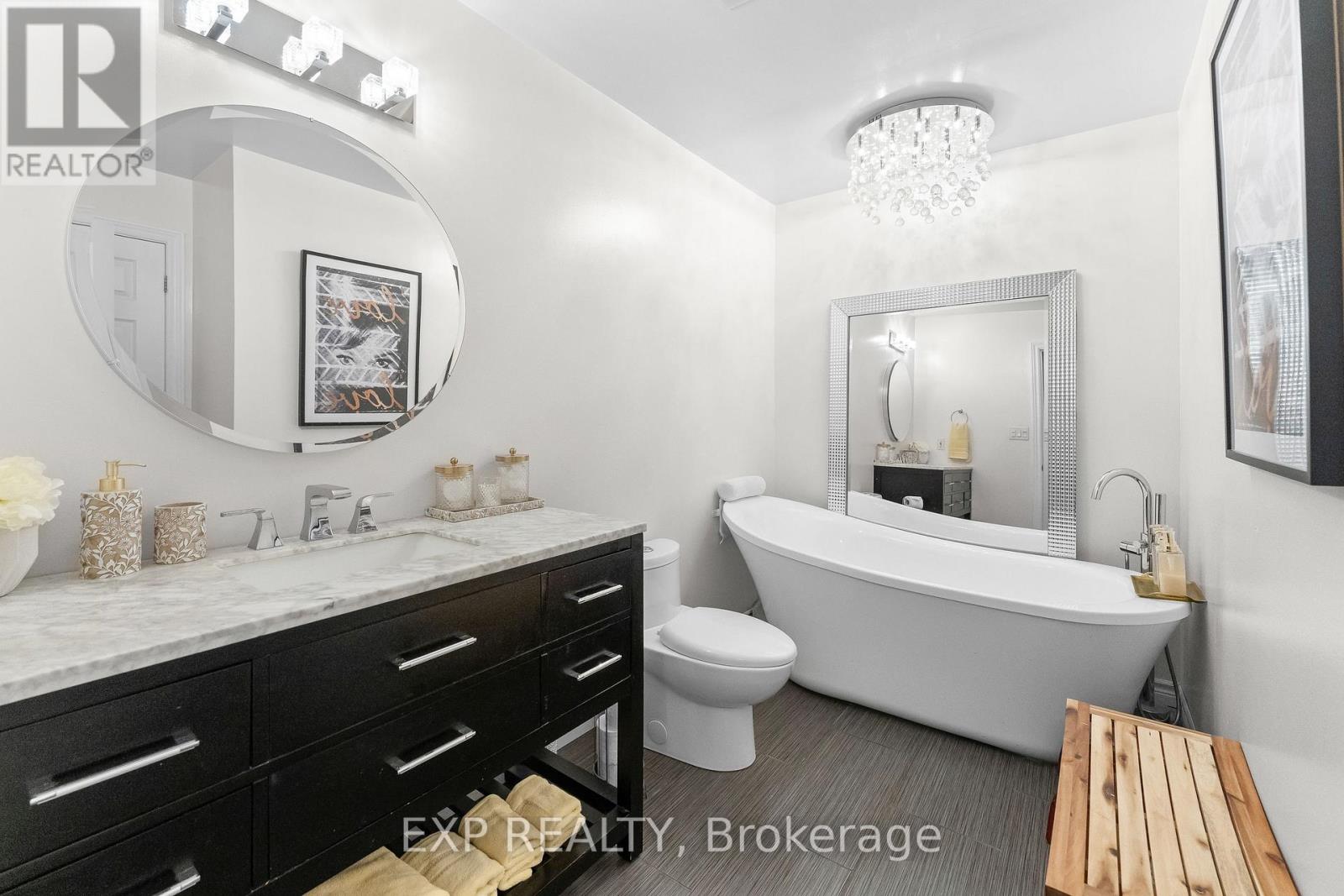 43 THOROLD AVENUE - 22
