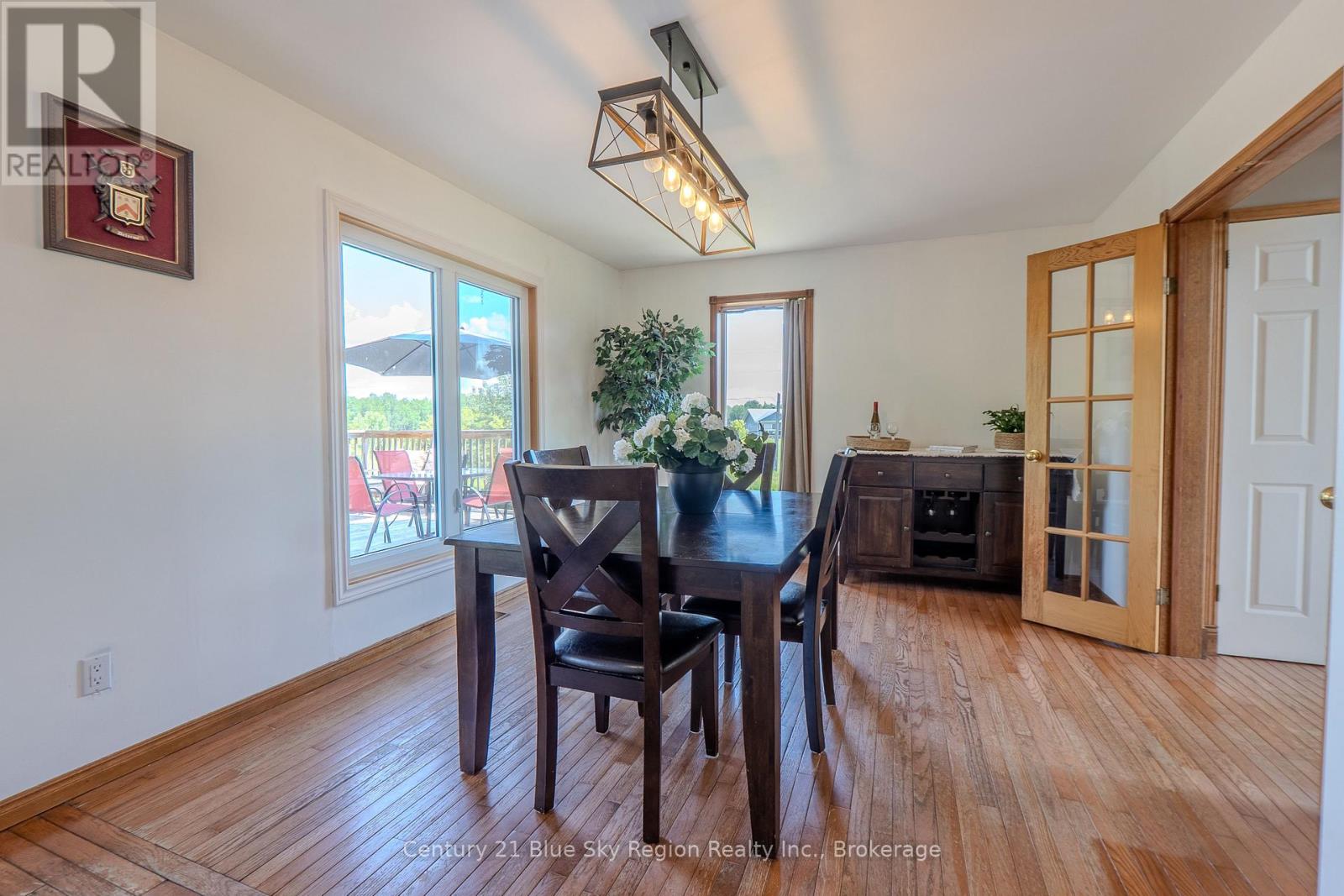 1033 CENTENNIAL CRESCENT - 11