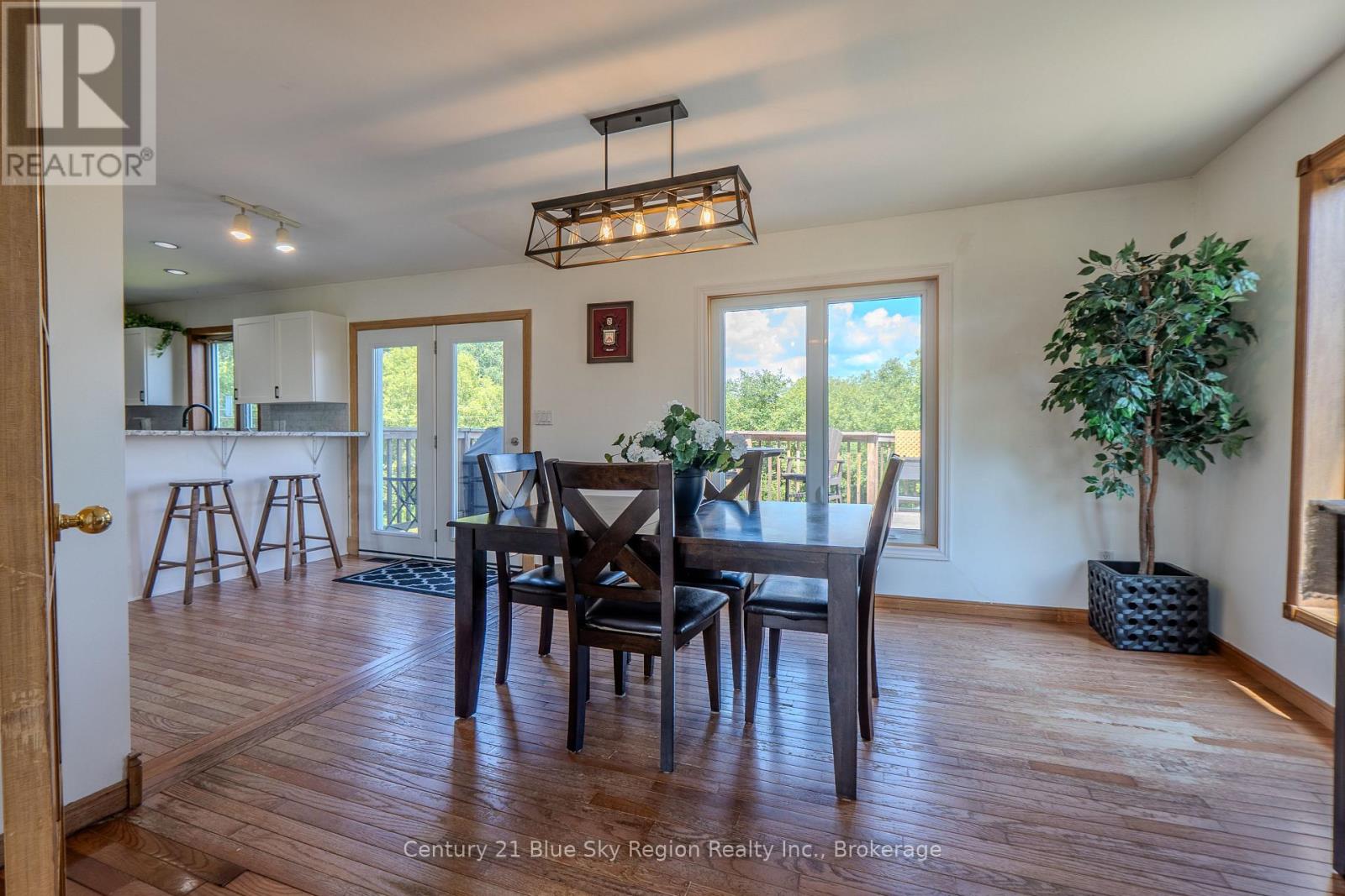 1033 CENTENNIAL CRESCENT - 12