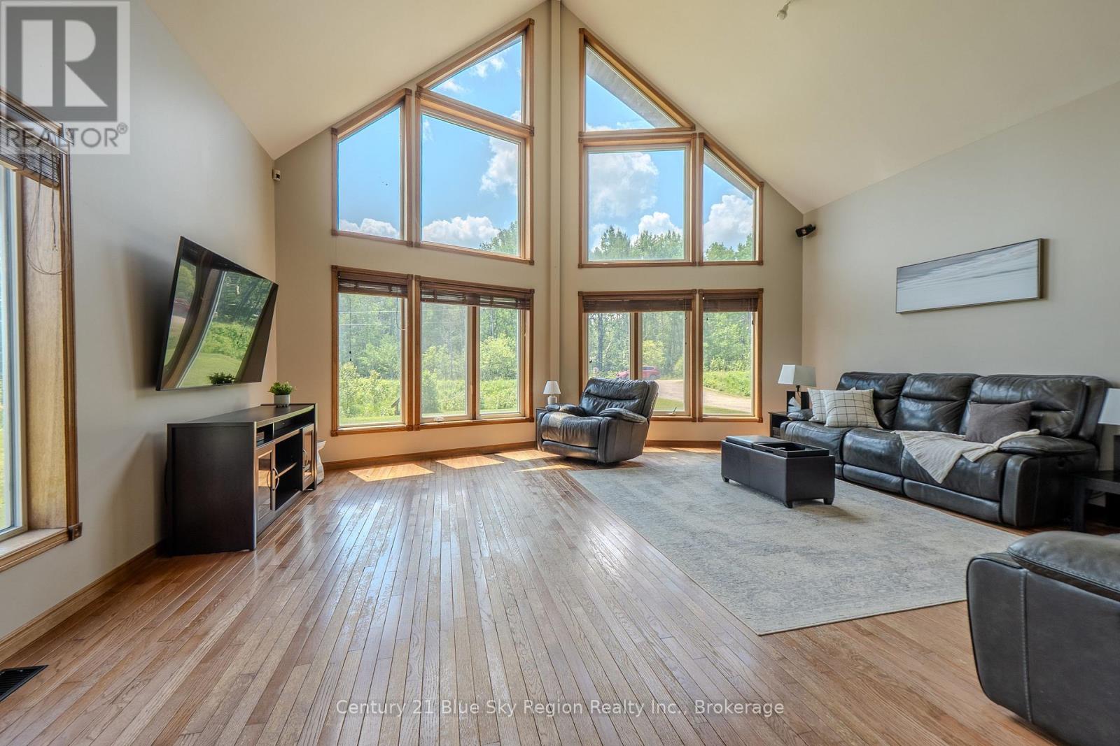 1033 CENTENNIAL CRESCENT - 15