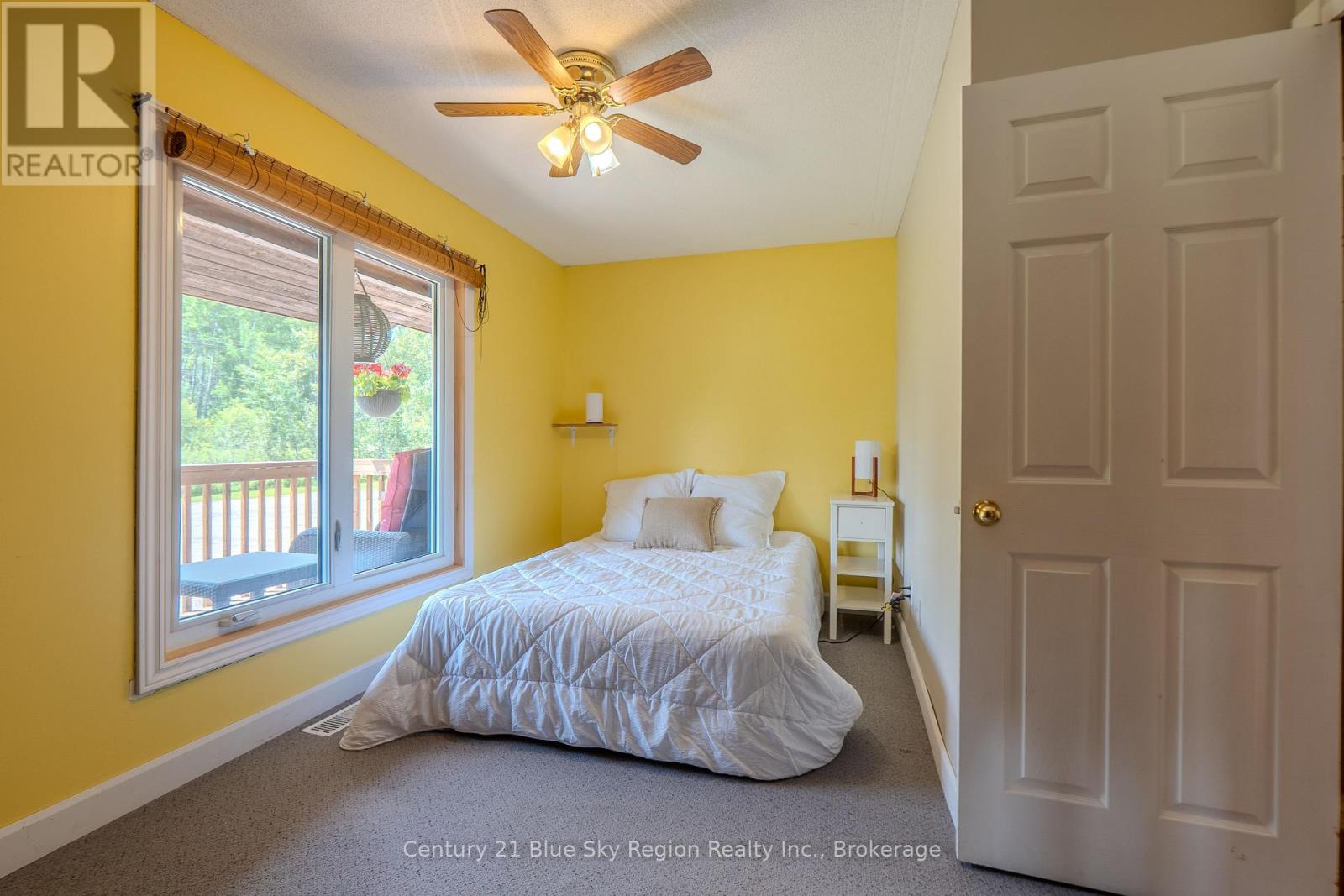 1033 CENTENNIAL CRESCENT - 21